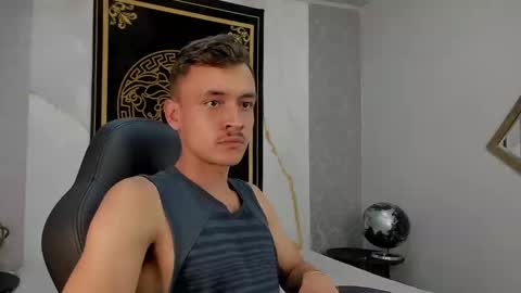 desmond_clark online show from 19, 2, 2025