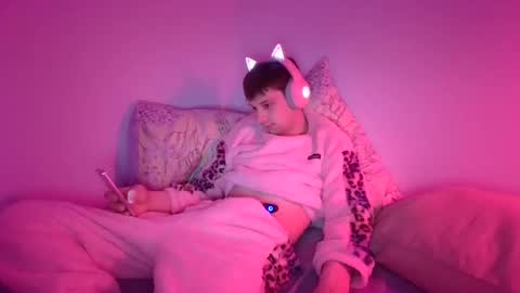 desolatorkitty online show from 9, 2, 2025