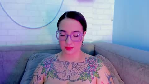 Snapshot of deva_blue chatting on 5, 3, 2025 Deva Blue online show from 5, 3, 2025