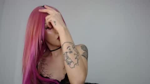 Snapshot of devil_blood chatting on 17, 12, 2025 Angel Boo and Adrian online show from 17, 12, 2025