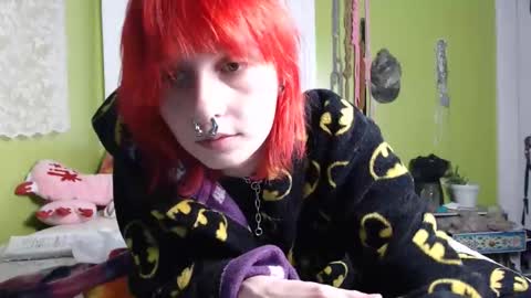 Snapshot of devilg1rl chatting on 15, 12, 2025 poutyangel online show from 15, 12, 2025