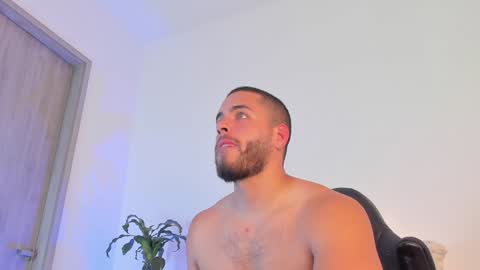 Devon Collins Independent model online show from 3, 2, 2025