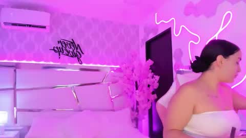 Snapshot of devoracook chatting on 17, 11, 2025 DevoraCook online show from 17, 11, 2025