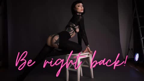 dgtlgrl online show from 1, 11, 2025