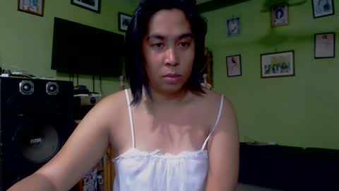 Snapshot of dha117 chatting on 15, 12, 2025 Dhalia lips online show from 15, 12, 2025