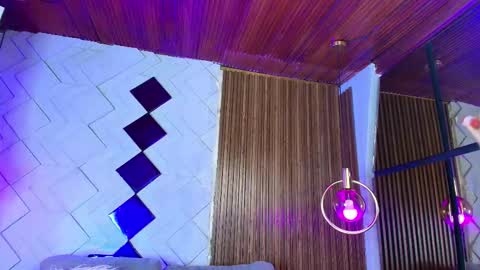 Camila and Megan online show from 1, 11, 2025