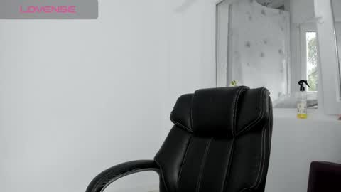 diamondkay_ online show from 9, 10, 2025