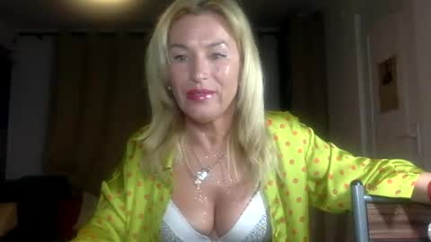 Snapshot of diana583578 chatting on 19, 3, 2026 diana583578 online show from 19, 3, 2026