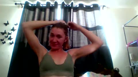 Snapshot of dianarussell864 chatting on 11, 10, 2025 dianarussell864 online show from 11, 10, 2025
