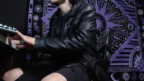 Snapshot of dicaprioo_ chatting on 5, 2, 2025 DICAPRIO online show from 5, 2, 2025