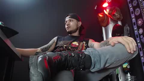 Snapshot of dicaprioo_ chatting on 4, 3, 2025 DICAPRIO online show from 4, 3, 2025