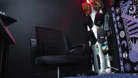 Snapshot of dicaprioo_ chatting on 12, 3, 2025 DICAPRIO online show from 12, 3, 2025