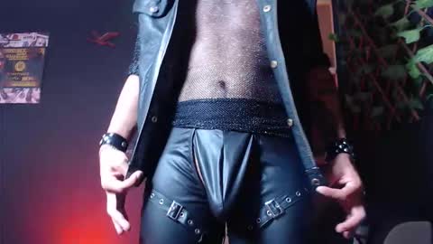 Snapshot of dicaprioo_ chatting on 14, 10, 2025 DICAPRIO online show from 14, 10, 2025