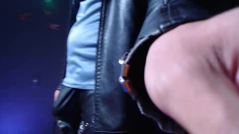 Snapshot of dicaprioo_ chatting on 18, 10, 2025 DICAPRIO online show from 18, 10, 2025