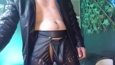 Snapshot of dicaprioo_ chatting on 13, 11, 2025 DICAPRIO online show from 13, 11, 2025