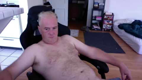 Snapshot of dickflasher5 chatting on 4, 10, 2025 Richard Fleischer online show from 4, 10, 2025