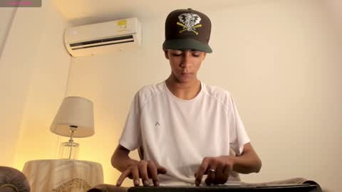 Snapshot of dikey_18 chatting on 13, 1, 2025 dikey_18 online show from 13, 1, 2025