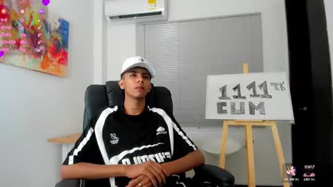 Snapshot of dikey_18 chatting on 1, 2, 2025 dikey_18 online show from 1, 2, 2025