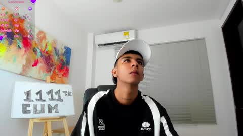 Snapshot of dikey_18 chatting on 1, 2, 2025 dikey_18 online show from 1, 2, 2025