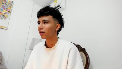 Snapshot of dikey_18 chatting on 8, 2, 2025 dikey_18 online show from 8, 2, 2025