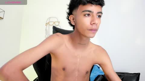 Snapshot of dikey_18 chatting on 9, 2, 2025 dikey_18 online show from 9, 2, 2025