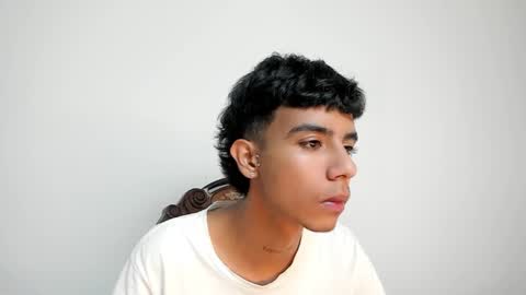 Snapshot of dikey_18 chatting on 19, 2, 2025 dikey_18 online show from 19, 2, 2025