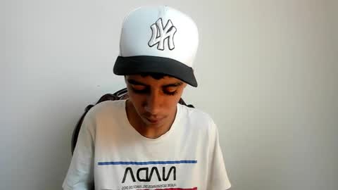 Snapshot of dikey_18 chatting on 19, 2, 2025 dikey_18 online show from 19, 2, 2025