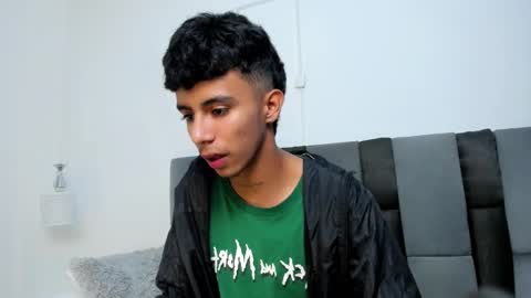 Snapshot of dikey_18 chatting on 27, 2, 2025 dikey_18 online show from 27, 2, 2025