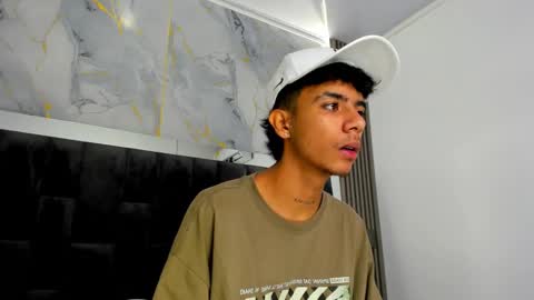 Snapshot of dikey_18 chatting on 6, 3, 2025 dikey_18 online show from 6, 3, 2025