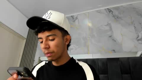 Snapshot of dikey_18 chatting on 7, 3, 2025 dikey_18 online show from 7, 3, 2025