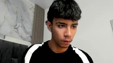 Snapshot of dikey_18 chatting on 8, 3, 2025 dikey_18 online show from 8, 3, 2025