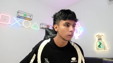 Snapshot of dikey_18 chatting on 10, 3, 2025 dikey_18 online show from 10, 3, 2025