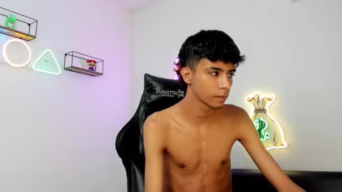 Snapshot of dikey_18 chatting on 11, 3, 2025 dikey_18 online show from 11, 3, 2025