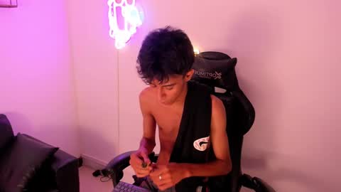 Snapshot of dikey_18 chatting on 3, 10, 2025 dikey_18 online show from 3, 10, 2025