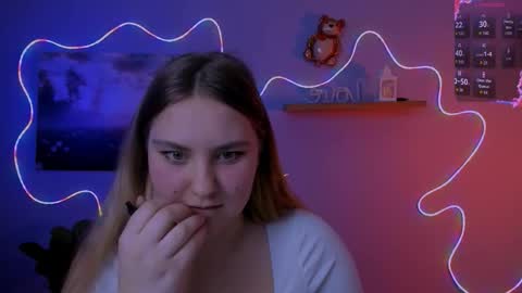 Snapshot of dina_bloom chatting on 5, 3, 2026 dina_bloom online show from 5, 3, 2026