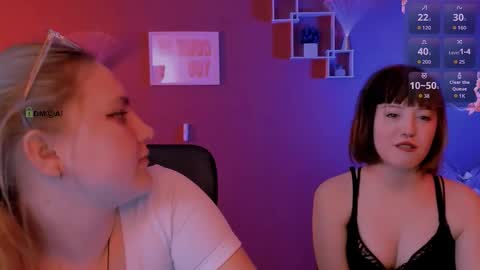 Snapshot of dina_bloom chatting on 8, 3, 2026 dina_bloom online show from 8, 3, 2026