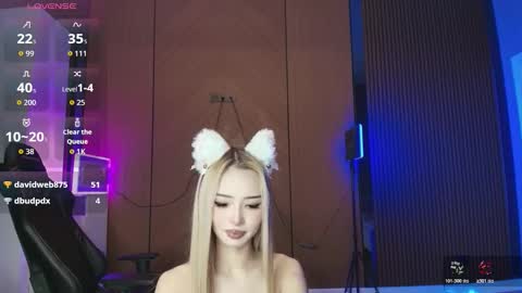 Reina online show from 9, 3, 2026