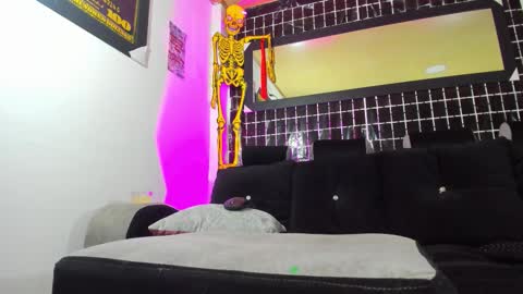 diosa aylaIndependent Model online show from 16, 10, 2025