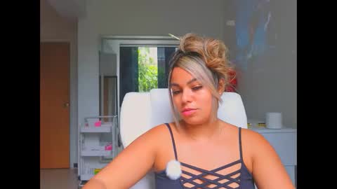 Snapshot of diosadeluniverso_ chatting on 29, 3, 2026 diosadeluniverso_ online show from 29, 3, 2026