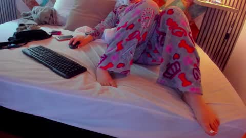 diosaelchat online show from 17, 11, 2025