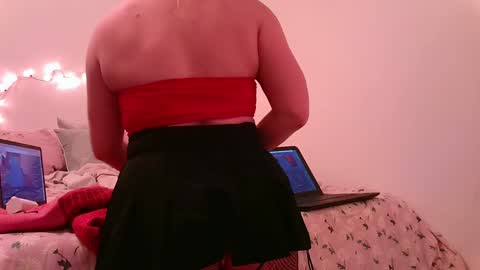 Daisy Wylde online show from 28, 1, 2025