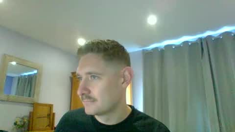 Snapshot of dirtylondon729 chatting on 17, 11, 2025 Exhibitionist Ben online show from 17, 11, 2025