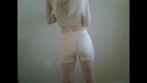 Snapshot of ditamilton chatting on 11, 10, 2025 DitaMilton online show from 11, 10, 2025