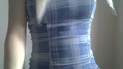 Snapshot of ditamilton chatting on 12, 10, 2025 DitaMilton online show from 12, 10, 2025