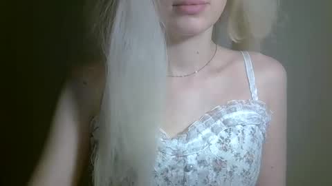 Snapshot of ditamilton chatting on 25, 10, 2025 DitaMilton online show from 25, 10, 2025