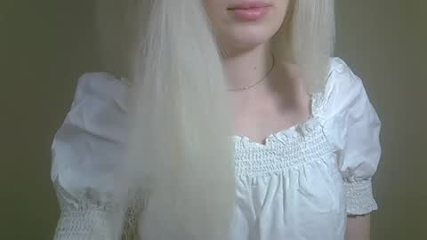 Snapshot of ditamilton chatting on 28, 10, 2025 DitaMilton online show from 28, 10, 2025