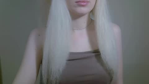 Snapshot of ditamilton chatting on 30, 10, 2025 DitaMilton online show from 30, 10, 2025