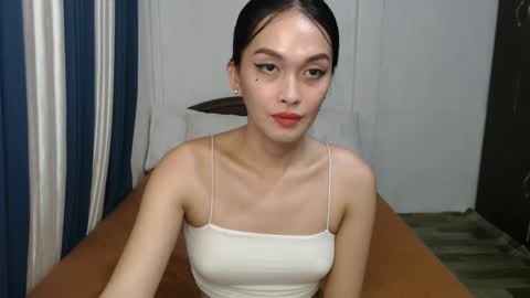DIVINA online show from 18, 1, 2025