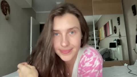 Snapshot of divine_beauty_girl chatting on 29, 1, 2025 Valerie online show from 29, 1, 2025