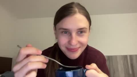 Snapshot of divine_beauty_girl chatting on 12, 2, 2025 Valerie online show from 12, 2, 2025